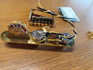 Placa puente Telecaster dorada