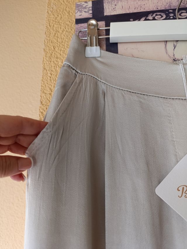 Pantalón fluido beige