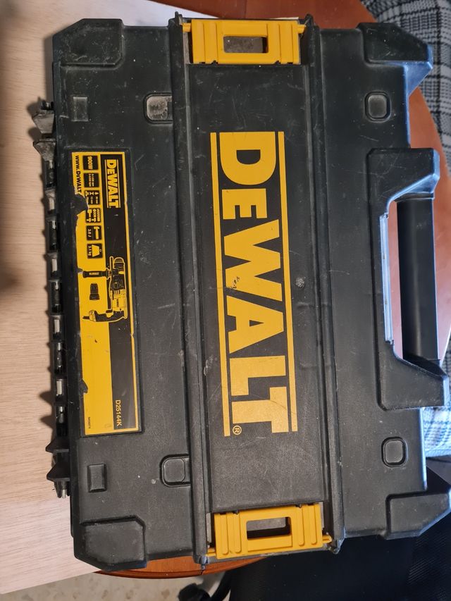Taladro percutor Dewalt D25144-QS L