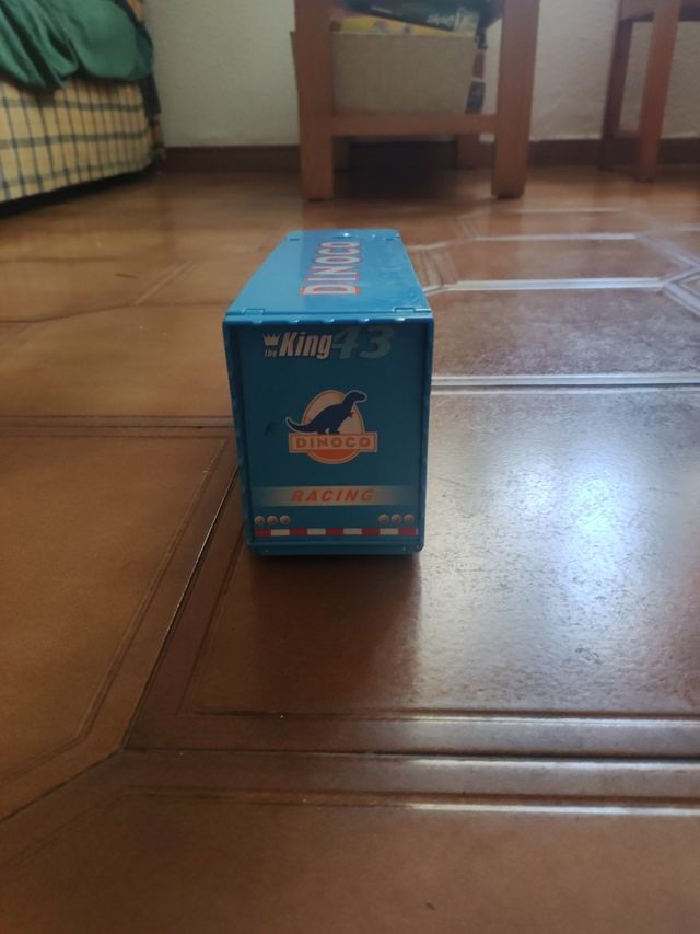 Remolque Dinoco King 43 de Cars.