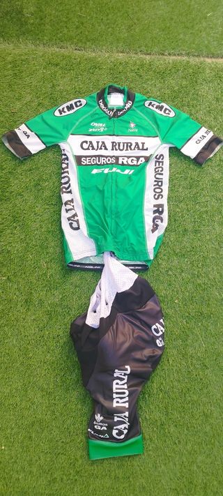 Equipación ciclismo Caja Rural-RGA