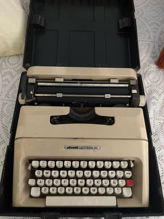 Olivetti Lettera 35 - Máquina de escribir