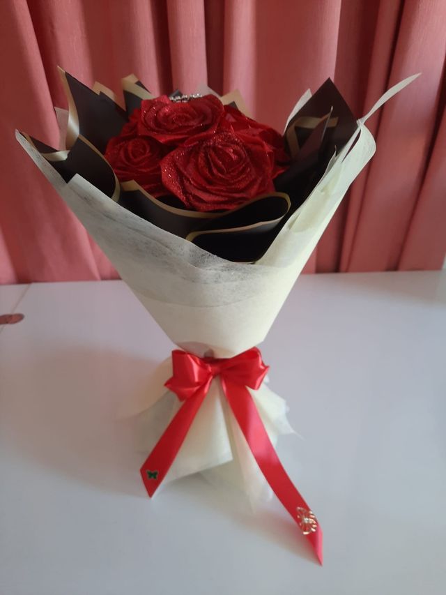 Regala un ramo 7 rosas rojas - Regalo ideal