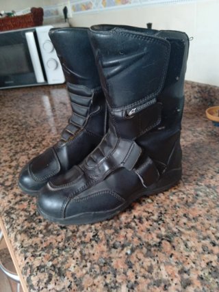 Chaqueta moto mujer talla m 30€ con botas 50€ n37