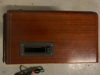 Radio tipo antigua marrón