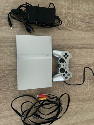 PS2 Slim (PlayStation 2) Plata y juegos