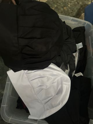 Ropa de hosteleria. Delantales, mandiles y Gorros 