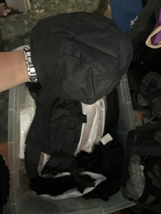 Ropa de hosteleria. Delantales, mandiles y Gorros 