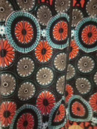 VACIANDO ARMARIOS: 
Chaqueta estilo Desigual. 