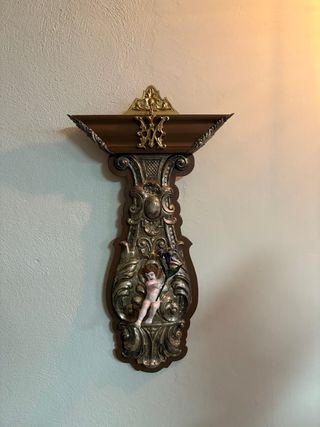Antiguo soporte religioso