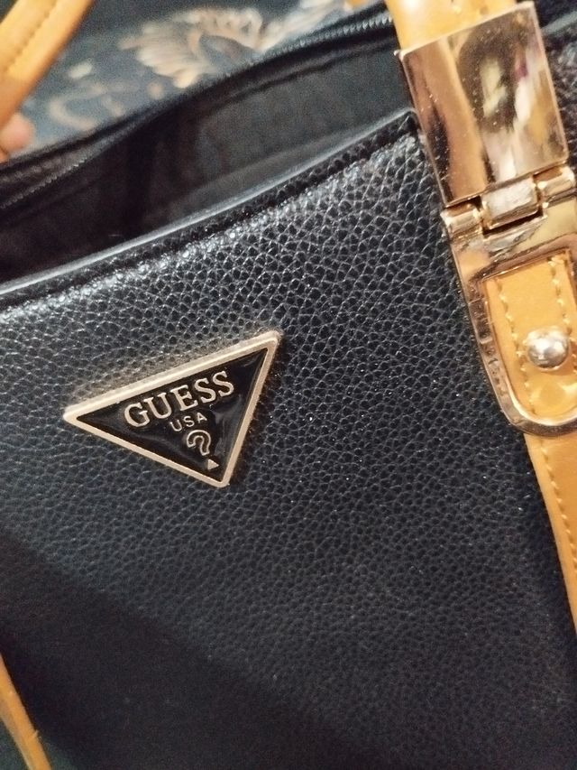 Bolso Guess negro y marrón