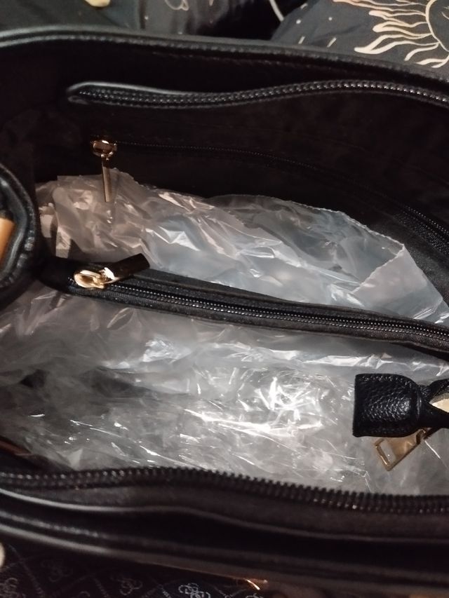 Bolso Guess negro y marrón