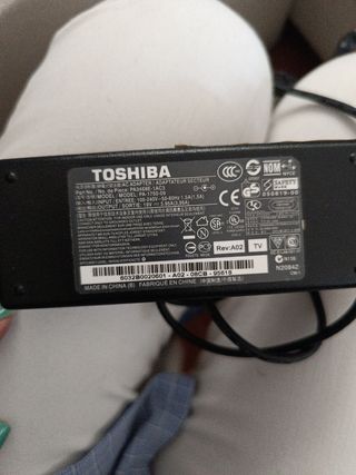 Cargador Toshiba PA-1750-09 
...SOLO ENVIO....