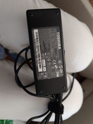 Cargador Toshiba PA-1750-09 
...SOLO ENVIO....