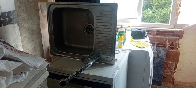 Fregadero acero inoxidable Teka + grifo extraíble