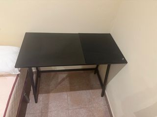 Escritorio negro metal y madera