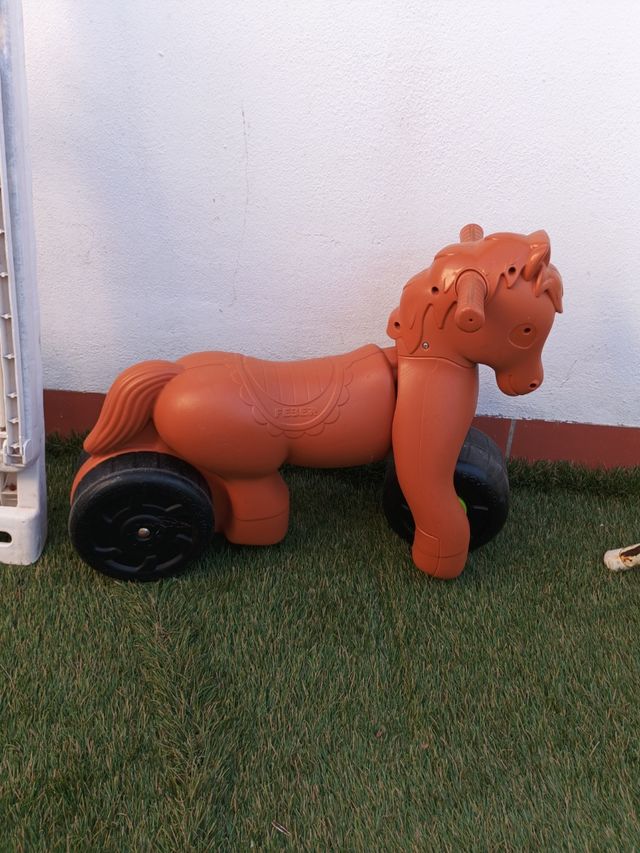 Correpasillos Caballo Feeber marrón