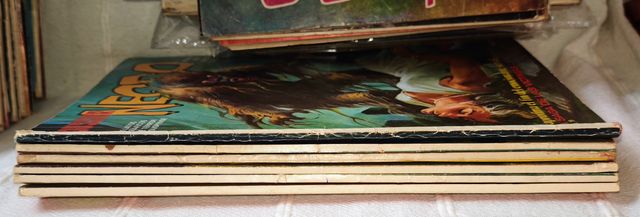 Lote V, 6 Revistas Dossier Negro años 70