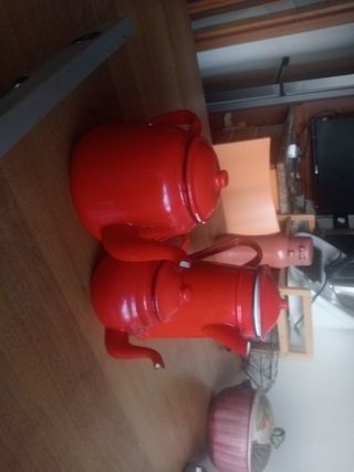 Caffettiere vintage rossa metallo