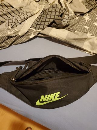 Riñonera Nike c/Bolsillo