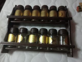 Scaffale spezie vintage