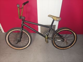 Bicicleta BMX Monty usada