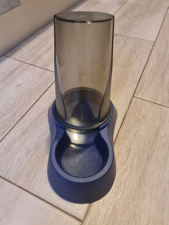 Bebedero tolva 1.5L para mascotas