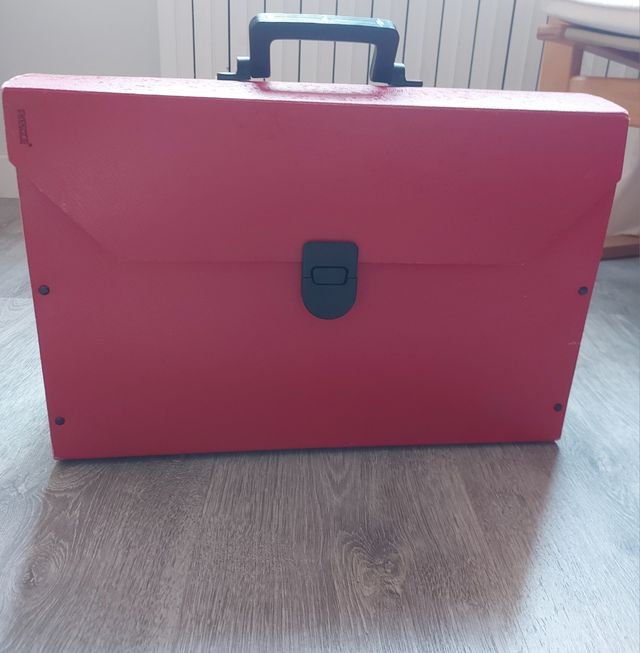 Caja archivadora con asa