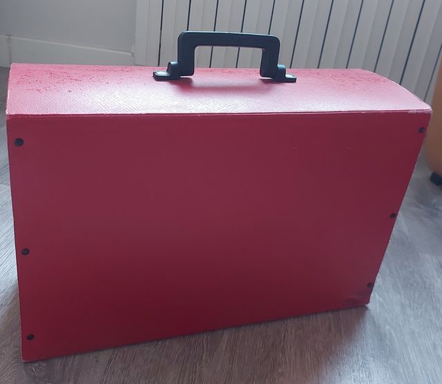 Caja archivadora con asa