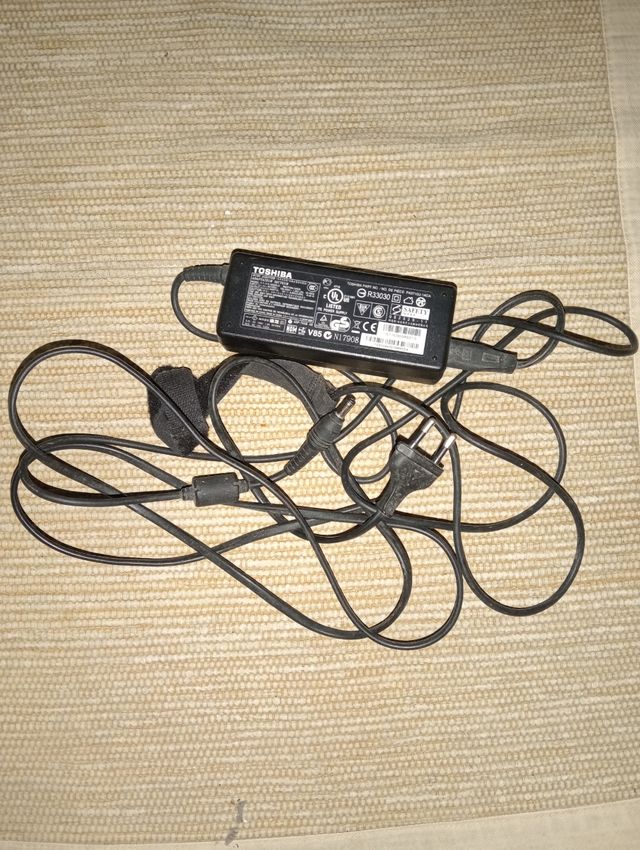 Carregador Toshiba - N1908