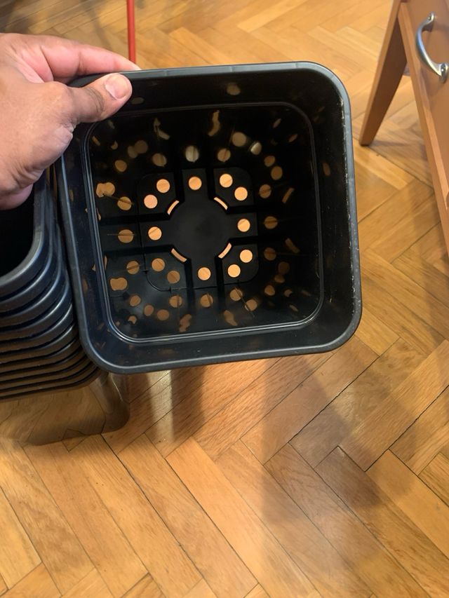 12 Macetas Plásticas Negras