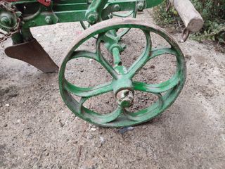 Sembradora antigua maíz y legumbres