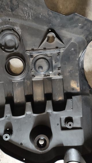 Tapa motor Volkswagen Passat