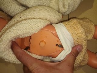 2 Muñecas antiguas de plástico