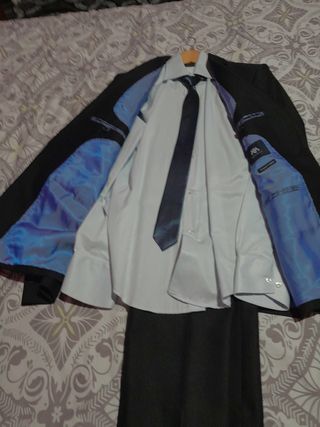 Traje Ferratti negro talla M