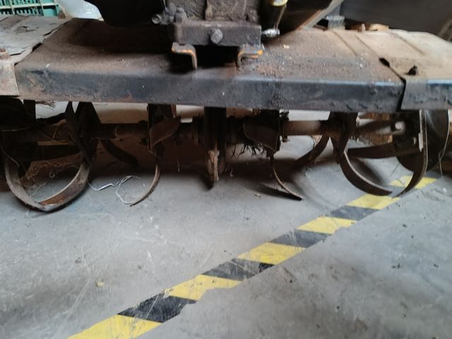 Motocultor Briggs & Stratton antiguo