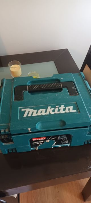 Atornillador Makita + 3 baterías