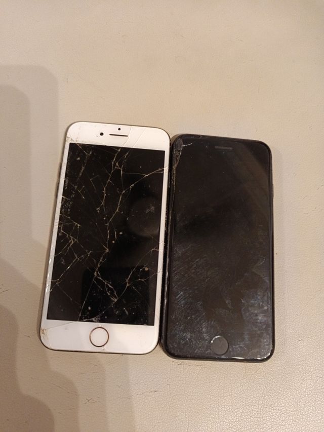 iPhone 7 (2 unidades) - Repuestos o Reparación