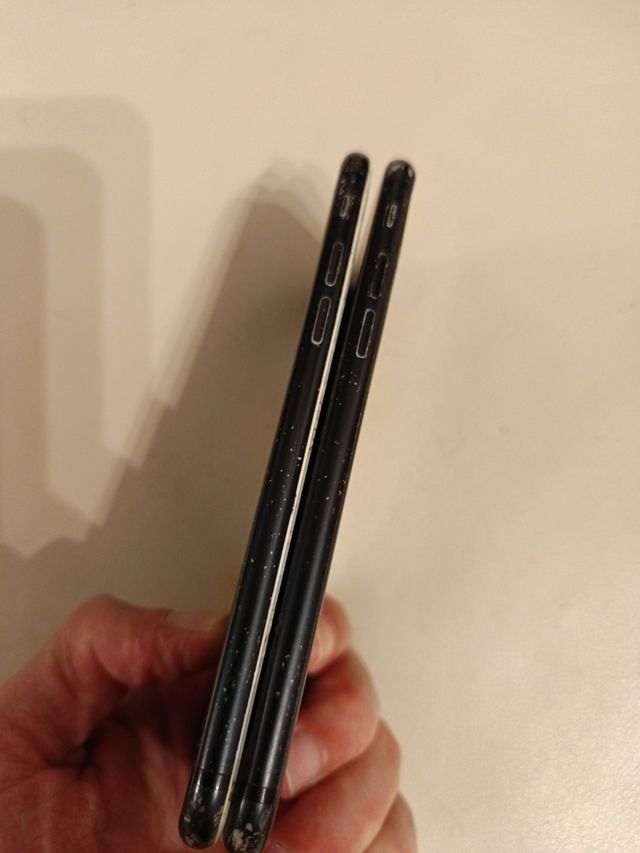 iPhone 7 (2 unidades) - Repuestos o Reparación