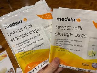 Sacaleches Medela Swing + biberones y bolsas almac
