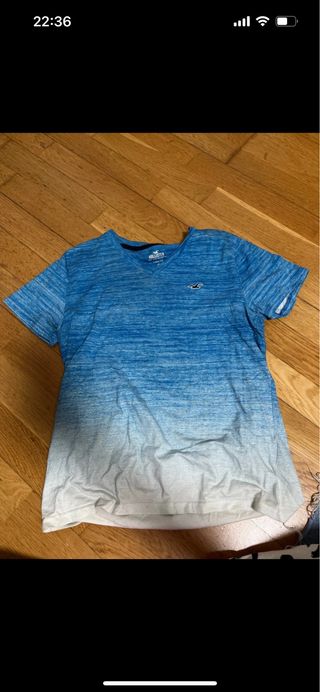 Camiseta Hollister azul degradada