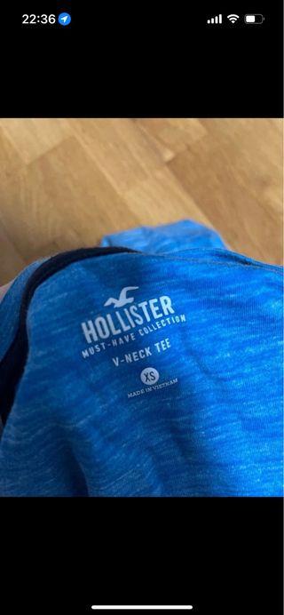 Camiseta Hollister azul degradada