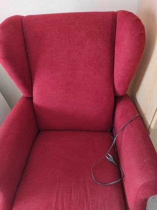 Poltrona rossa anziani