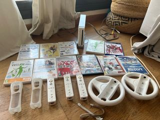 Wii blanca + mandos + juegos