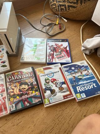 Wii blanca + mandos + juegos