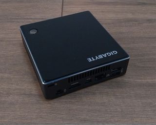 Mini PC Gigabyte Celeron 2955U 1.40 Ghz, 8 Gb DDR3