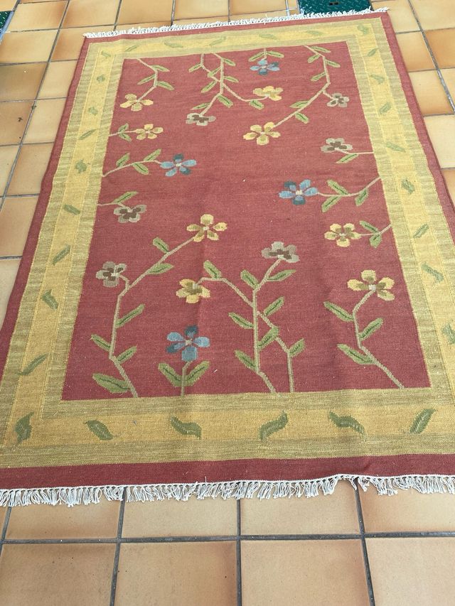 Tappeto in lana rosso e giallo