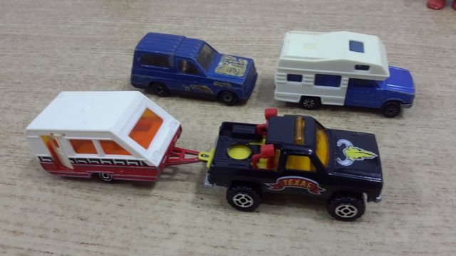 Miniaturas: Autocaravana y caravana