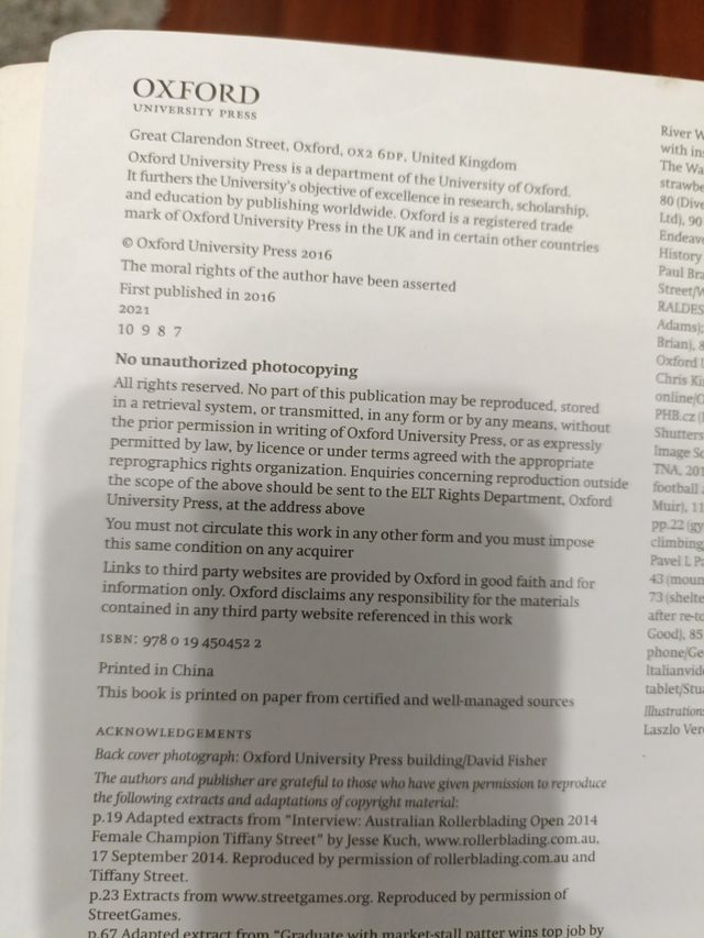 Solutions 3rd Edition Intermediate. Workbook Pk