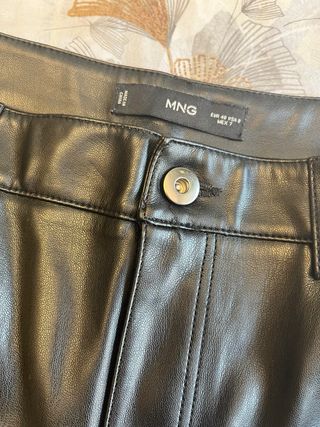 Pantalones negros Mango - cuero ecológico